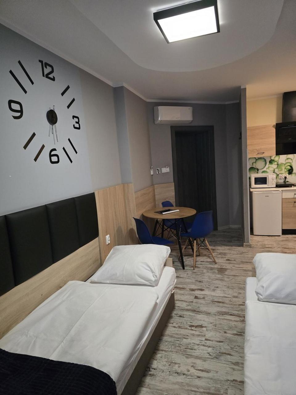 Apartahotel Eldom-noclegi, Kolejowa 15