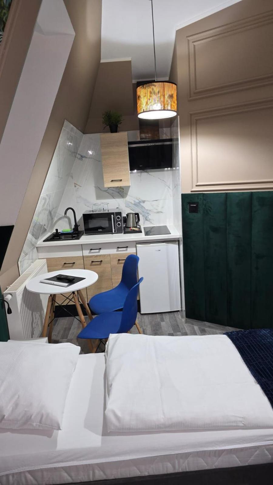 Eldom-noclegi, Kolejowa 15 Apartahotel
