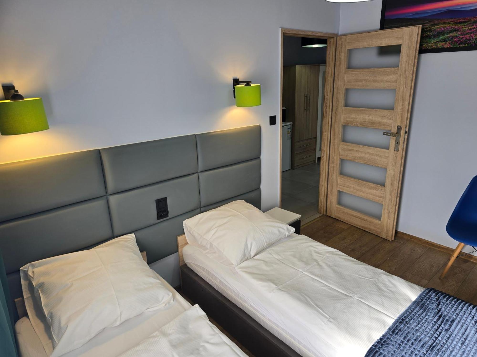 Eldom-noclegi, Kolejowa 15 Apartahotel