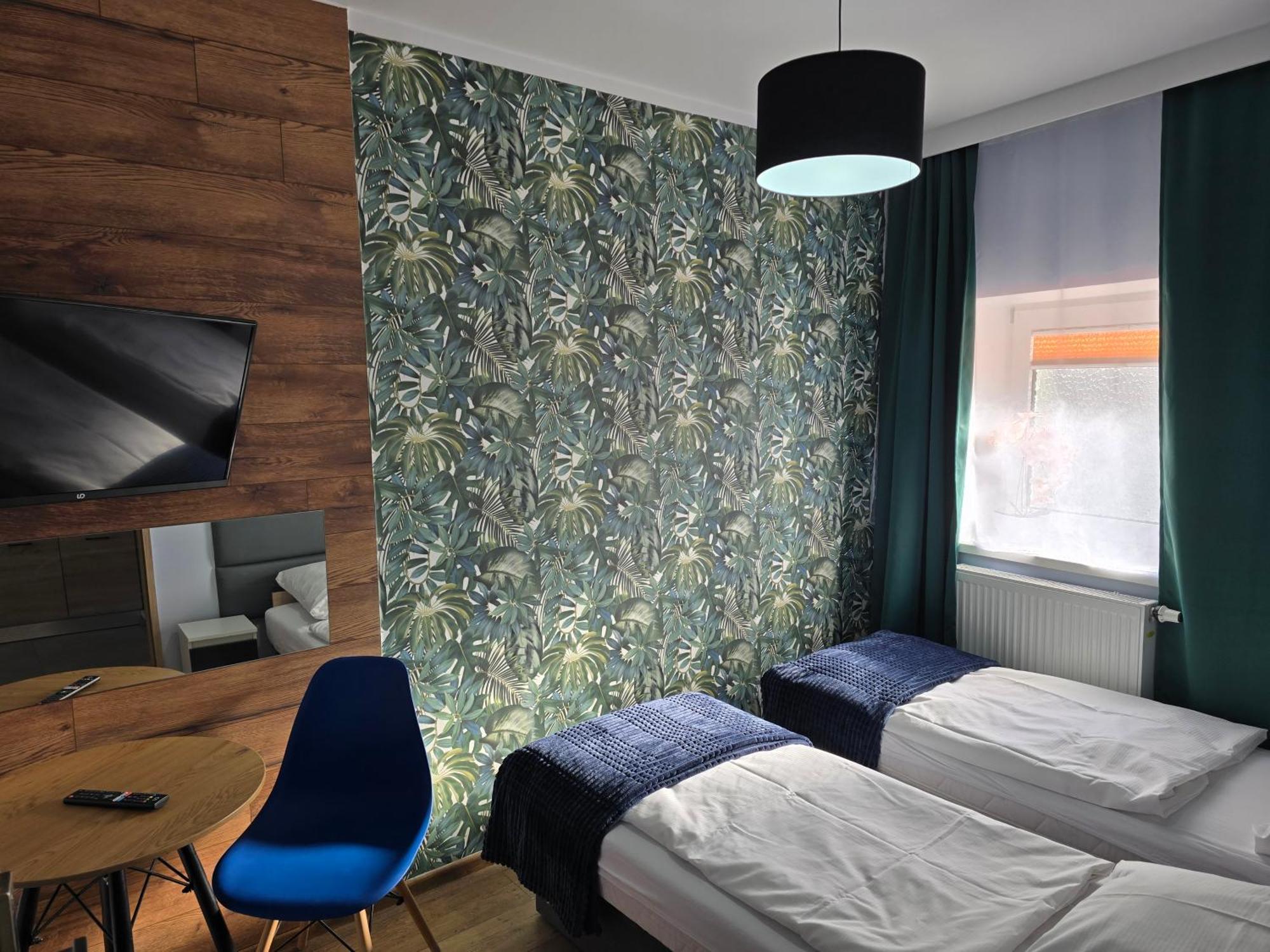 Apartahotel Eldom-noclegi, Kolejowa 15
