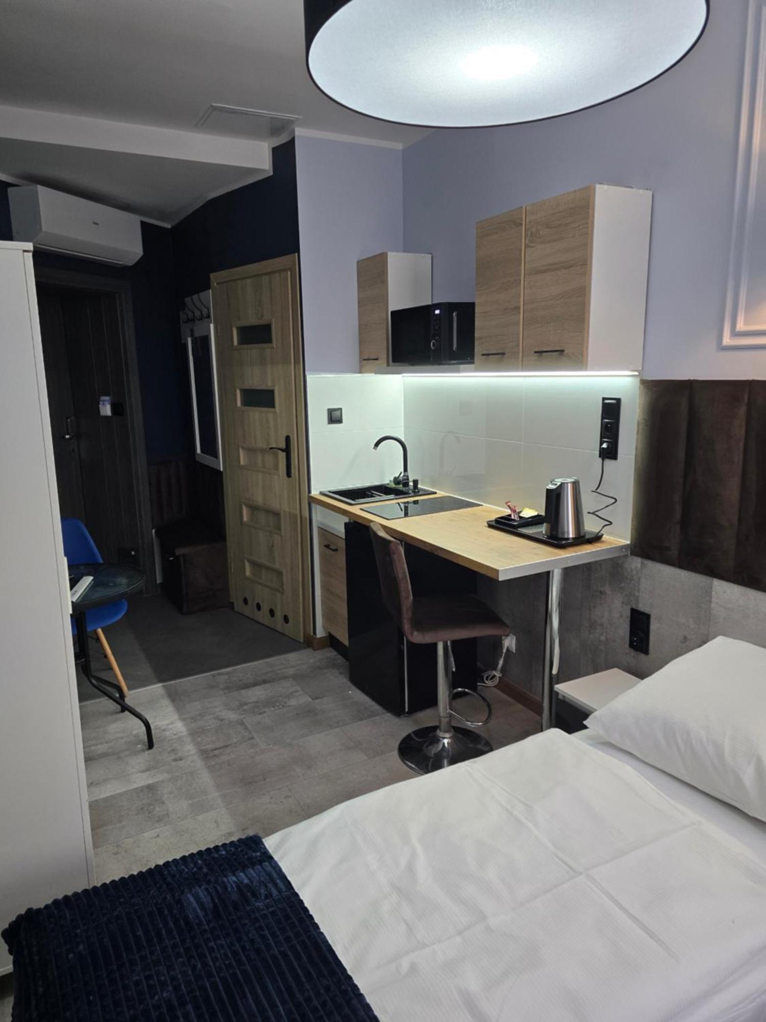 Apartahotel Eldom-noclegi, Kolejowa 15