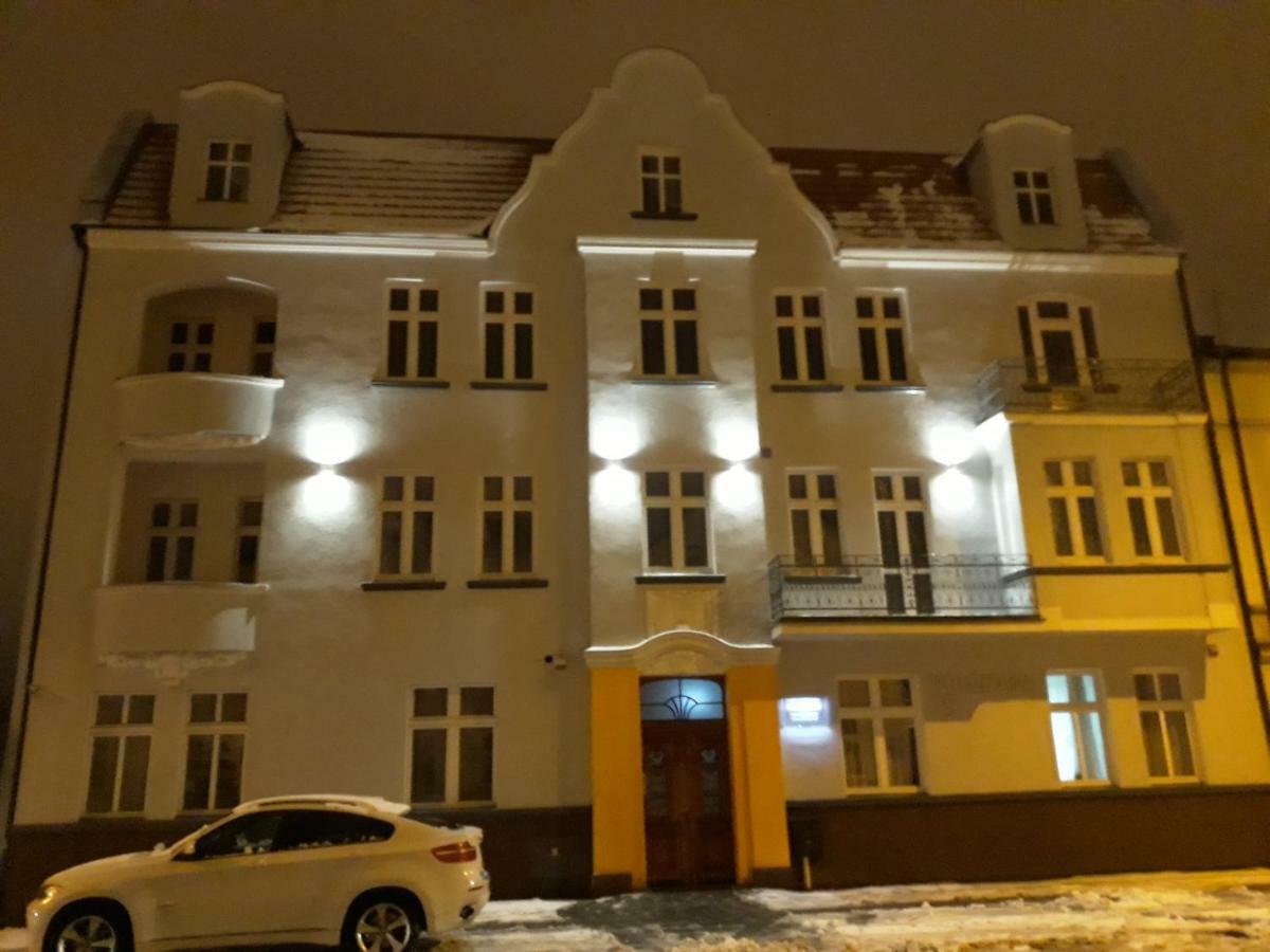 Eldom-noclegi, Kolejowa 15 Apartahotel